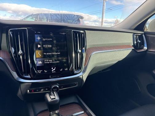 2021 Volvo S60 T6 Momentum