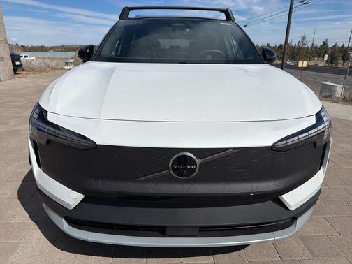 Crystal White Metallic 2026 Volvo EX30 Cross Country Ultra, Twin Motor Performance, Fully electric