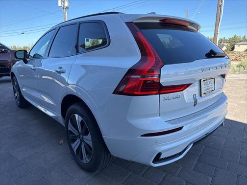2025 Volvo XC60 Plug-In Hybrid T8 Core