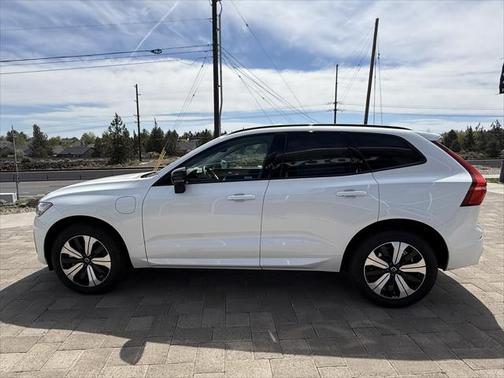 2025 Volvo XC60 Plug-In Hybrid T8 Core