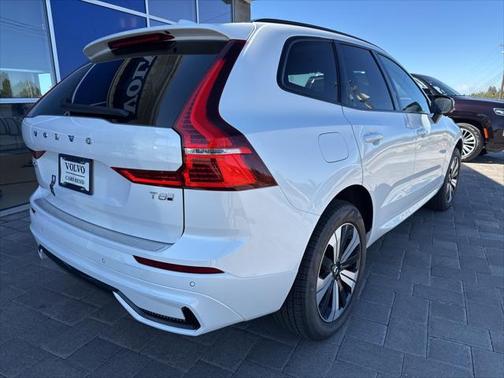 2025 Volvo XC60 Plug-In Hybrid T8 Core
