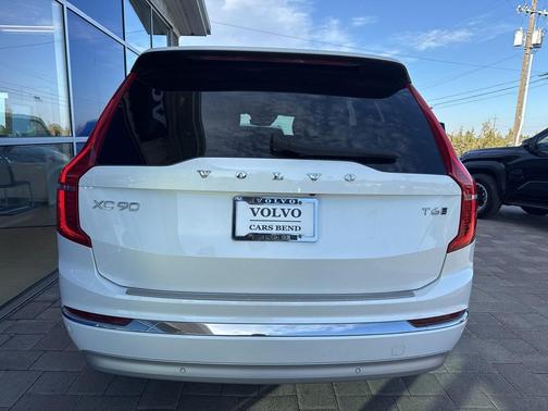 2022 Volvo XC90 T6 Inscription