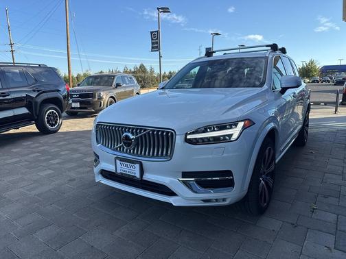 2022 Volvo XC90 T6 Inscription