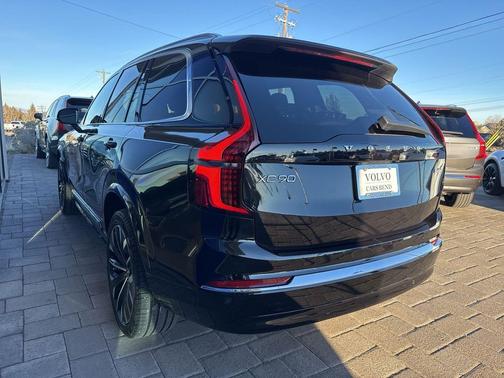 2025 Volvo XC90 B6 Plus 7-Seater