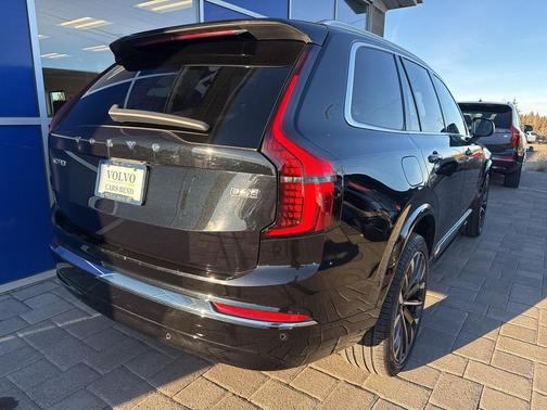 2025 Volvo XC90 B6 Plus 7-Seater
