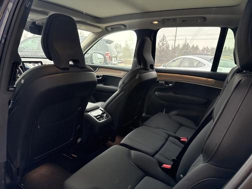 2025 Volvo XC90 B6 Plus 7-Seater