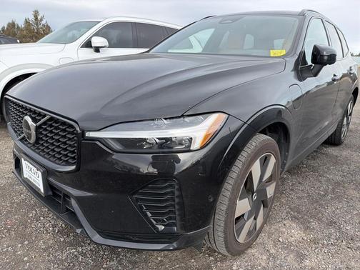 2023 Volvo XC60 Recharge Plug-In Hybrid T8 Ultimate Dark Theme