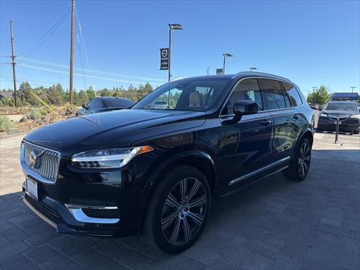 2024 Volvo XC90 Recharge Plug-In Hybrid T8 Ultimate Bright Theme 7-Seater