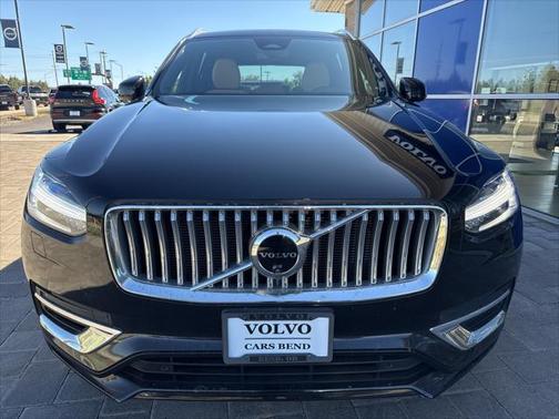 2024 Volvo XC90 Recharge Plug-In Hybrid T8 Ultimate Bright Theme 7-Seater