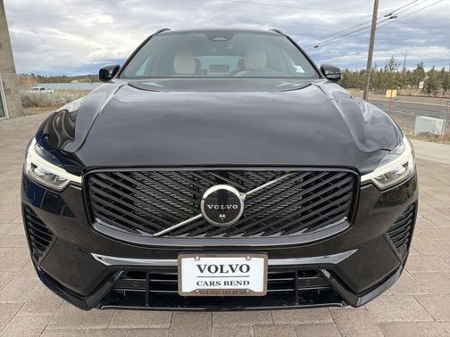Onyx Black Metallic 2026 Volvo XC60 Plug-In Hybrid Plus, T8 AWD Electric/Gasoline, Dark