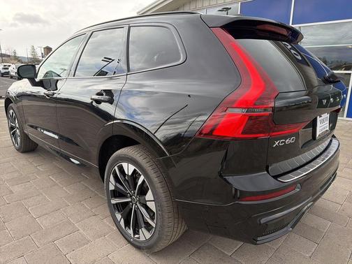 Onyx Black Metallic 2026 Volvo XC60 Plug-In Hybrid Plus, T8 AWD Electric/Gasoline, Dark