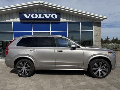 2025 Volvo XC90 Plug-In Hybrid T8 Plus 6-Seater