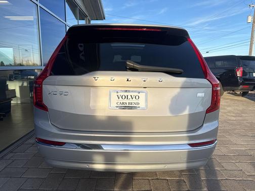 2024 Volvo XC90 Recharge Plug-In Hybrid T8 Plus 6-Seater