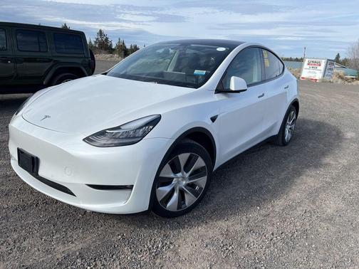 2022 Tesla Model Y Long Range Dual Motor All-Wheel Drive