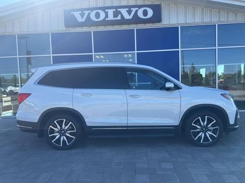 Platinum White Pearl 2022 Honda Pilot AWD Elite