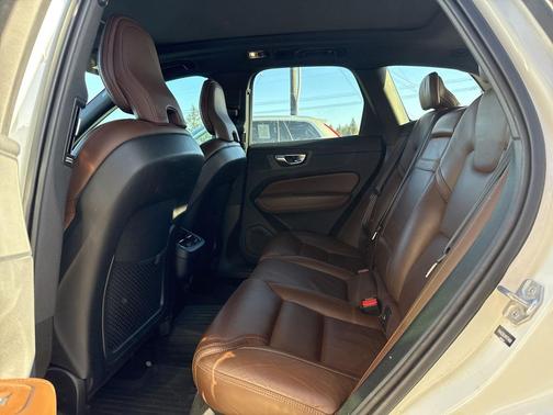 2021 Volvo XC60 T6 Inscription