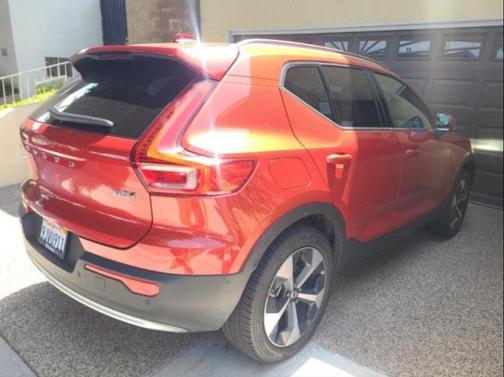 2024 Volvo XC40 B5 Plus Bright Theme