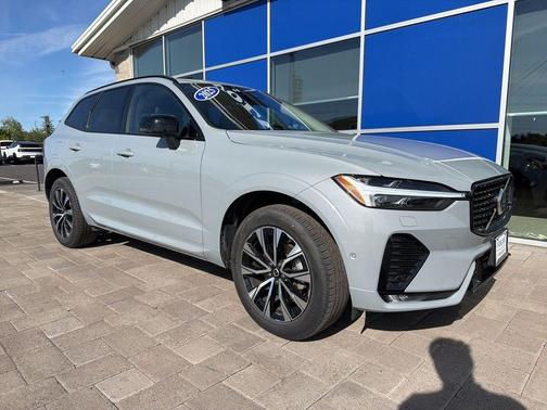 Vapour Grey Metallic 2025 Volvo XC60 B5 Plus