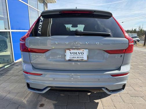 Vapour Grey Metallic 2025 Volvo XC60 B5 Plus