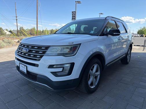 Oxford White 2016 Ford Explorer XLT