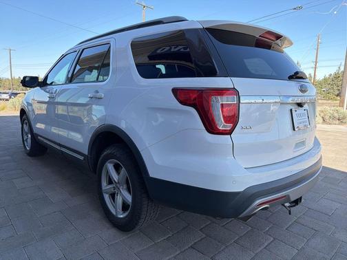 Oxford White 2016 Ford Explorer XLT