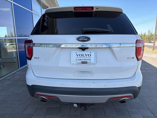Oxford White 2016 Ford Explorer XLT