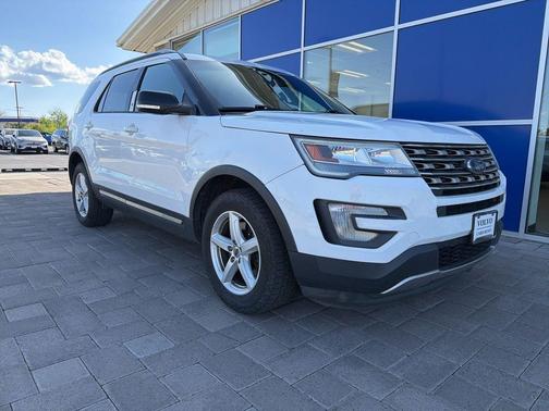 Oxford White 2016 Ford Explorer XLT