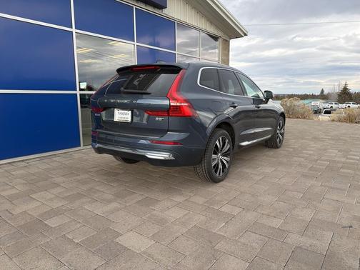 2023 Volvo XC60 B5 Plus Bright Theme