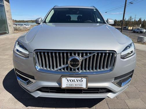 Silver Dawn Metallic 2023 Volvo XC90 B6 Plus 7-Seater
