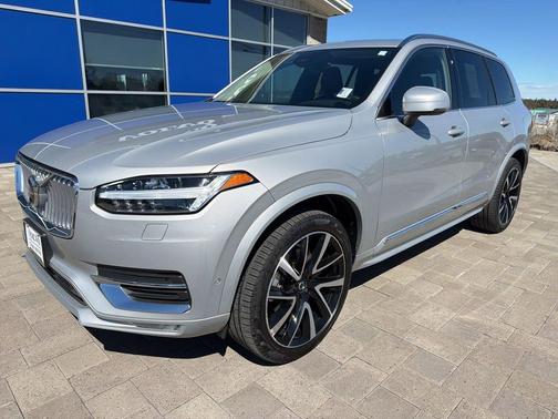Silver Dawn Metallic 2023 Volvo XC90 B6 Plus 7-Seater