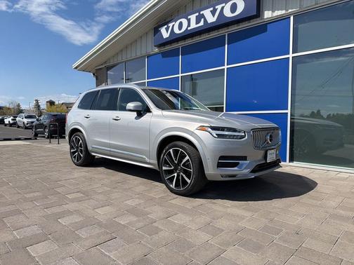 Silver Dawn Metallic 2023 Volvo XC90 B6 Plus 7-Seater