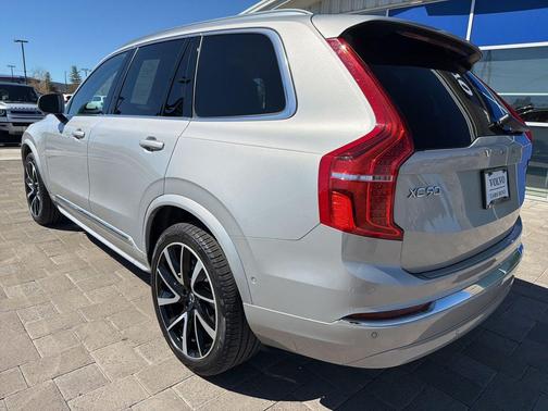 Silver Dawn Metallic 2023 Volvo XC90 B6 Plus 7-Seater