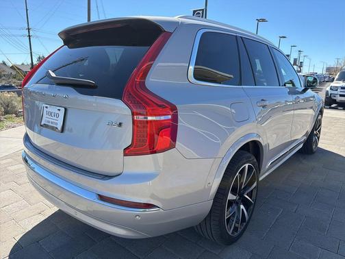 Silver Dawn Metallic 2023 Volvo XC90 B6 Plus 7-Seater