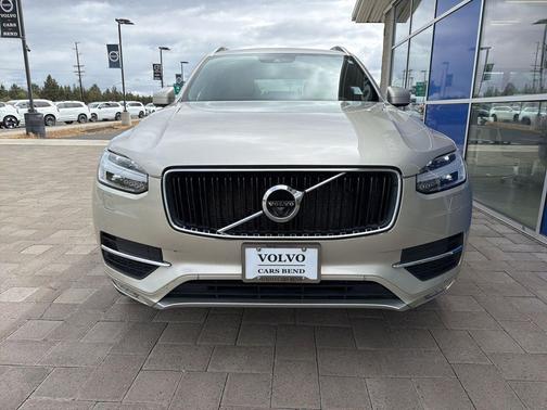 Luminous Sand Metallic 2017 Volvo XC90 T6 Momentum