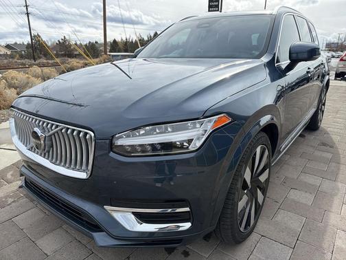 2023 Volvo XC90 Recharge Plug-In Hybrid T8 Ultimate 6-Seater