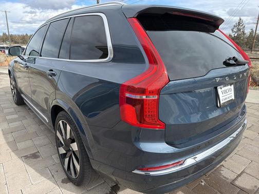 2023 Volvo XC90 Recharge Plug-In Hybrid T8 Ultimate 6-Seater