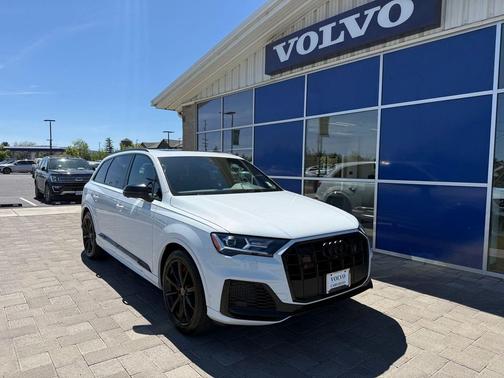 Glacier White Metallic 2022 Audi SQ7 4.0T Premium Plus