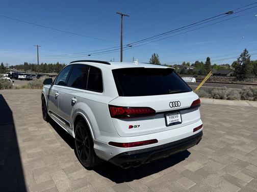 Glacier White Metallic 2022 Audi SQ7 4.0T Premium Plus