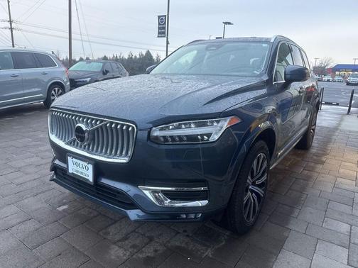 2025 Volvo XC90 B6 Plus 7-Seater