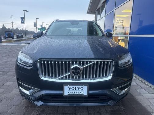 2025 Volvo XC90 B6 Plus 7-Seater