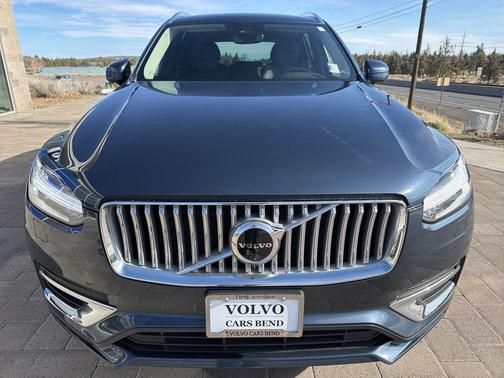 2025 Volvo XC90 B6 Plus 7-Seater