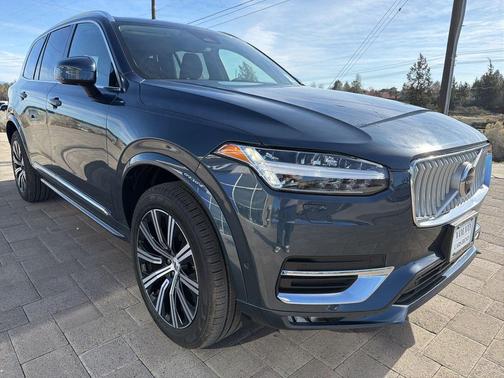 2025 Volvo XC90 B6 Plus 7-Seater