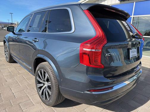 2025 Volvo XC90 B6 Plus 7-Seater