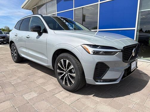 Silver Dawn Metallic 2025 Volvo XC60 B5 Core