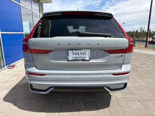Silver Dawn Metallic 2025 Volvo XC60 B5 Core