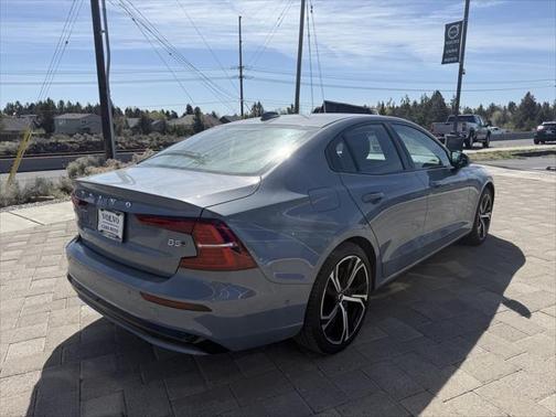 2024 Volvo S60 B5 Plus Dark Theme