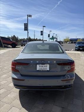 2024 Volvo S60 B5 Plus Dark Theme
