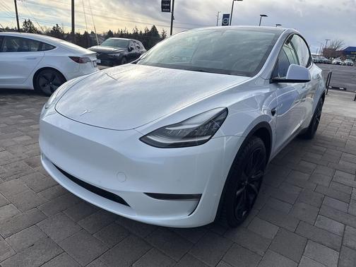 2021 Tesla Model Y Standard Range Rear-Wheel Drive