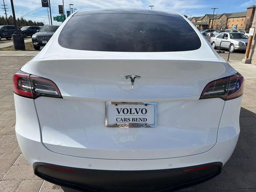 2021 Tesla Model Y Standard Range Rear-Wheel Drive