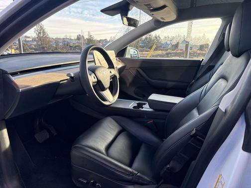 2021 Tesla Model Y Standard Range Rear-Wheel Drive